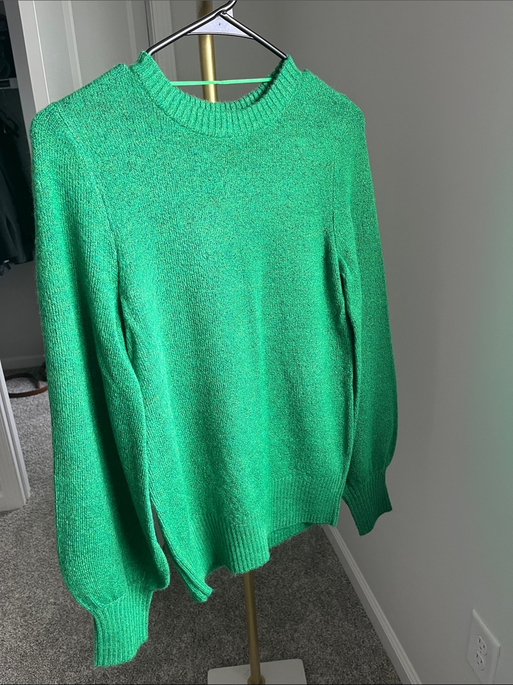 crown & ivy Emerald Green Crewneck Sweater